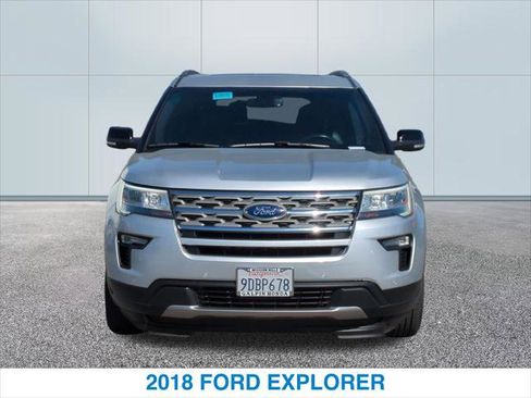 Used 2018 Ford Explorer XLT w/ Equipment Group 202A image 3