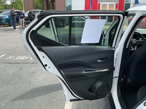 Certified 2023 Nissan Kicks SV FWD image 22
