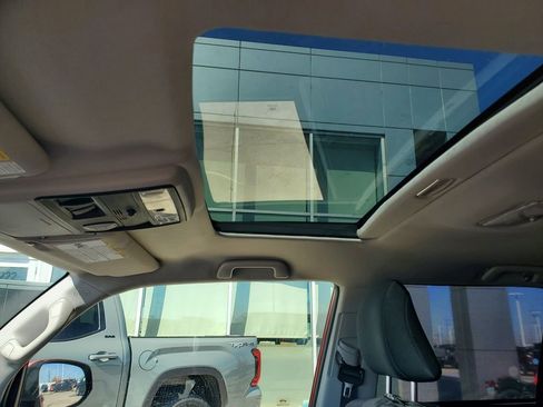 Used 2015 Toyota 4Runner SR5 image 15