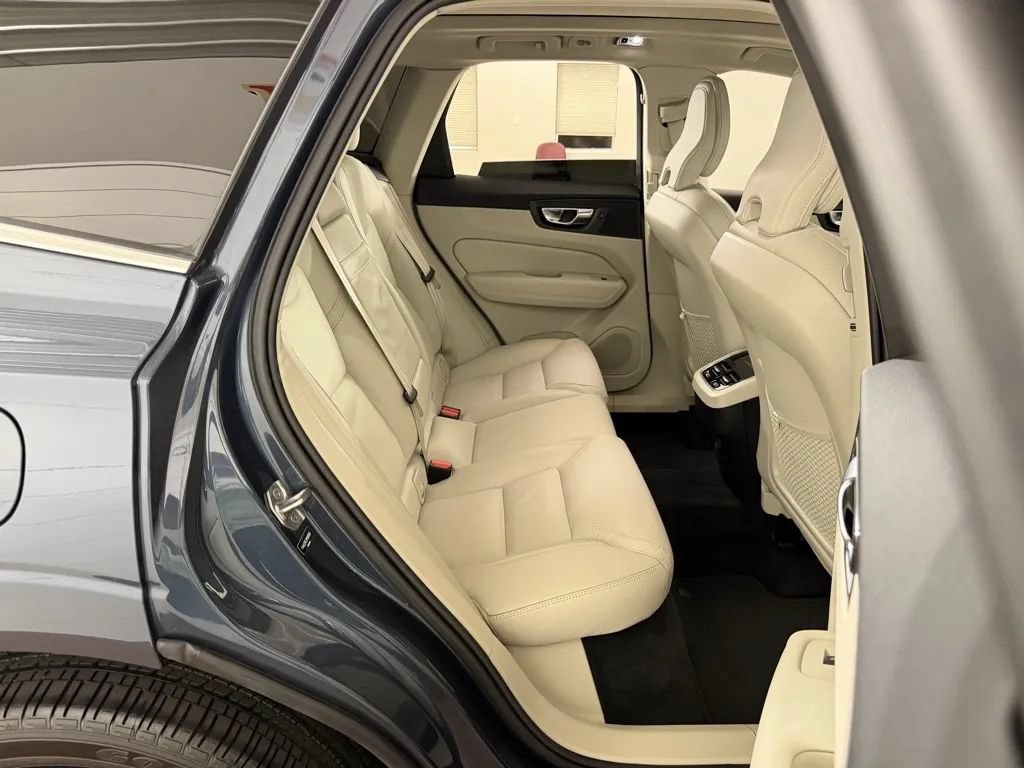 Used 2021 Volvo XC60 T6 Inscription w/ Advanced Package AWD/4WD image 38