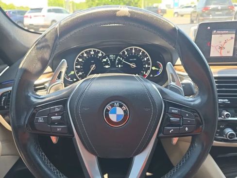 Used 2019 BMW 530i w/ Convenience Package RWD image 17