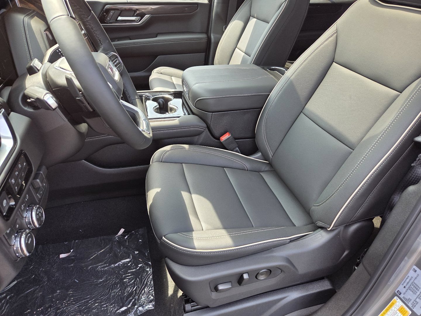 New 2026 GMC Yukon Elevation w/ Elevation Premium Package AWD/4WD image 29