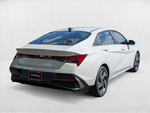 New 2025 Hyundai Elantra Limited image 2