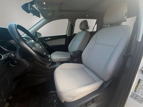 Used 2019 Volkswagen Tiguan SE FWD image 14