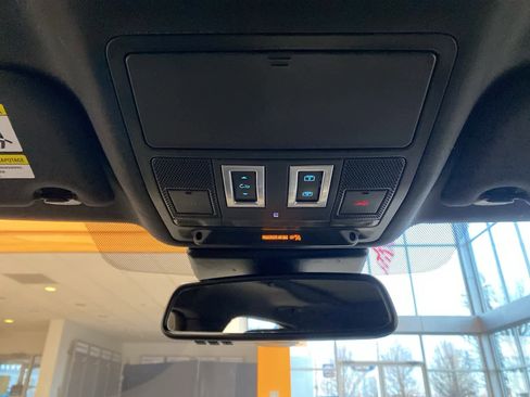 Used 2017 Jaguar F-PACE Premium image 13