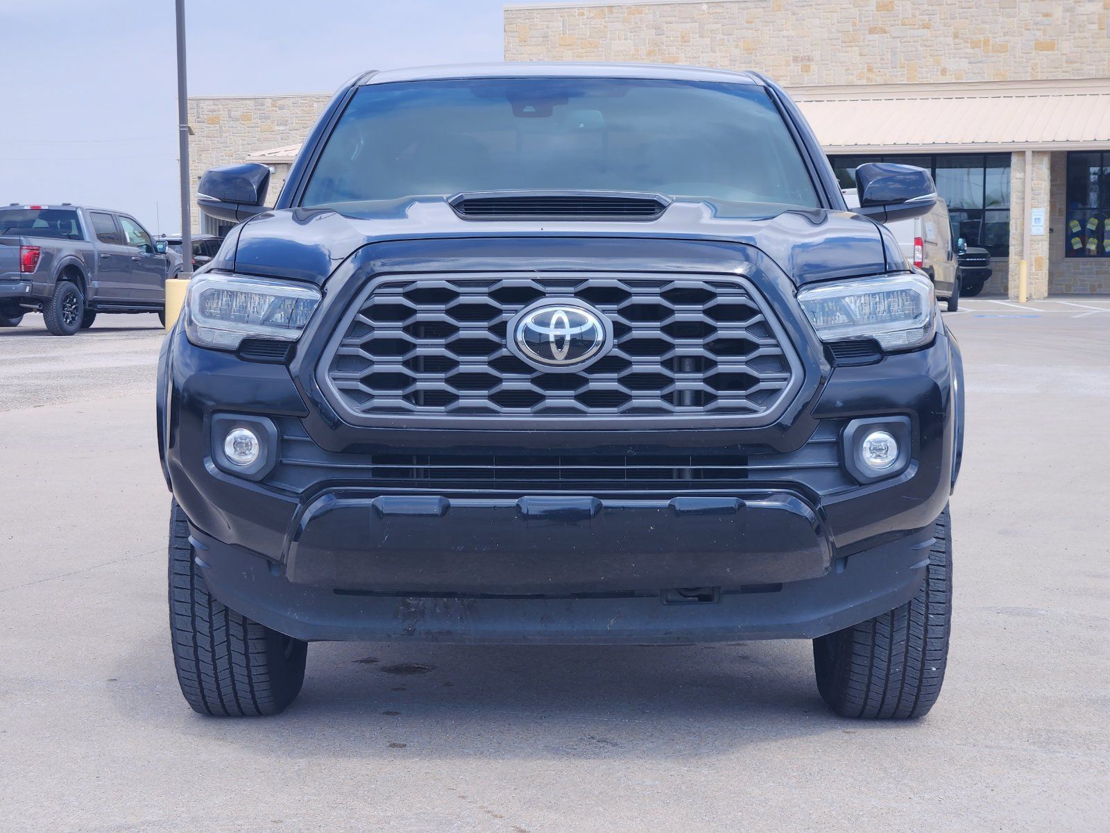 Used 2020 Toyota Tacoma TRD Sport w/ Technology Package RWD image 6