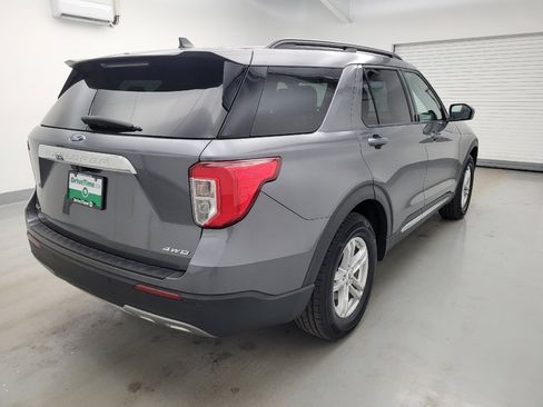 Used 2021 Ford Explorer XLT w/ Equipment Group 202A AWD/4WD image 9