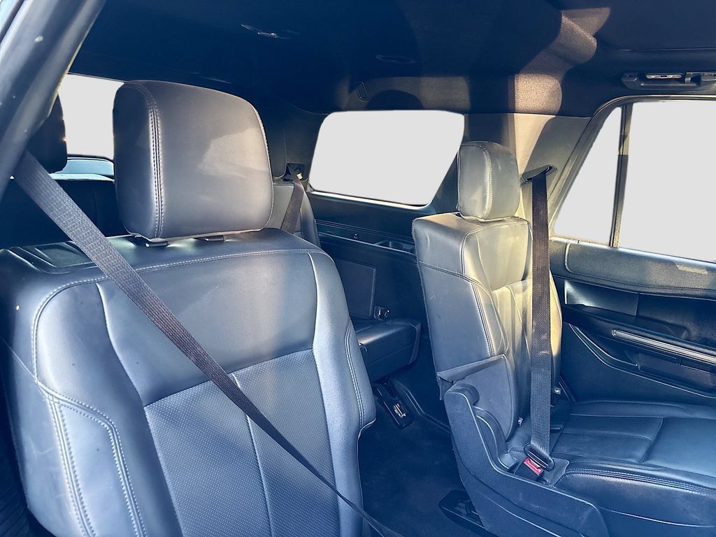 Used 2023 Ford Expedition Limited RWD image 28