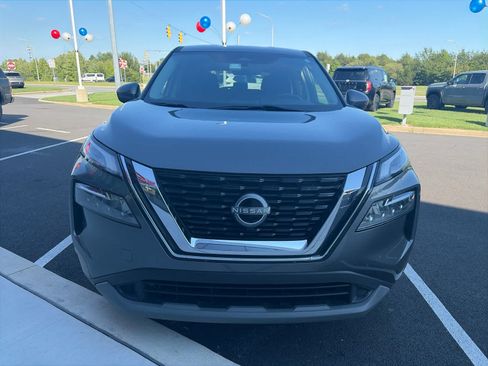 Used 2023 Nissan Rogue SV AWD/4WD image 2