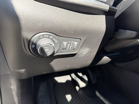 Used 2024 Jeep Compass Latitude w/ Convenience Group image 17