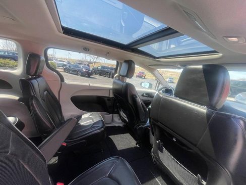 Used 2020 Chrysler Pacifica Limited w/ Advanced Safetytec Group image 15