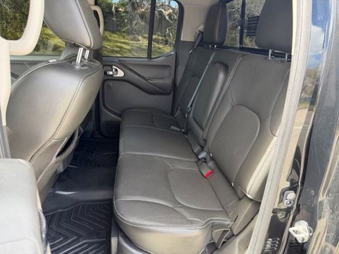 Used 2020 Nissan Frontier PRO-4X w/ Pro-4x Utility Package image 13