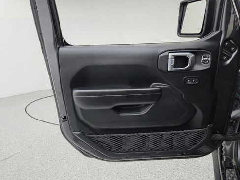 Used 2021 Jeep Gladiator Rubicon AWD/4WD image 24