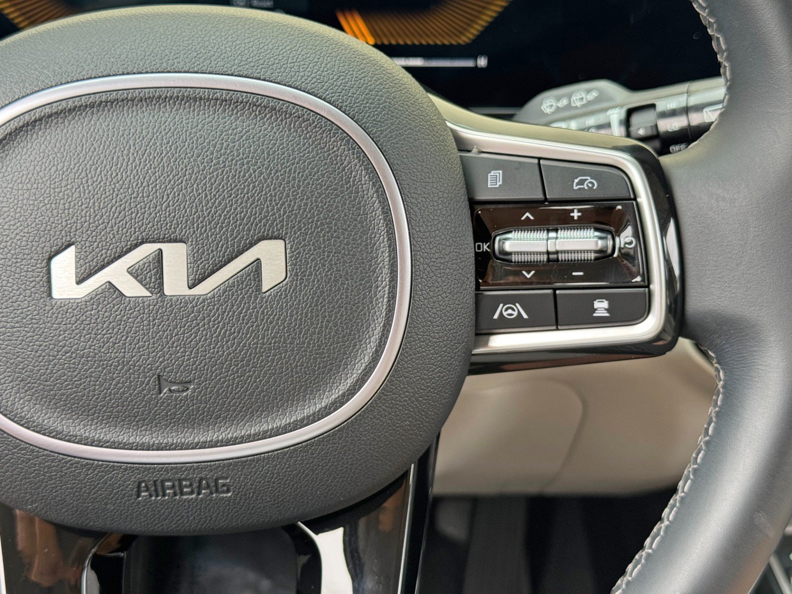 Used 2025 Kia Sorento EX w/ Panoramic Sunroof Package FWD image 21