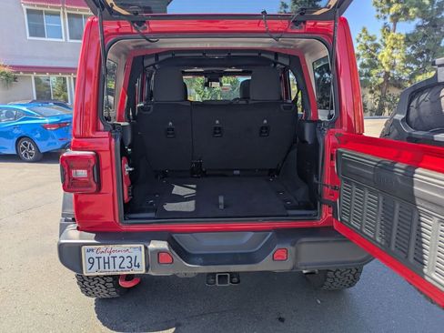 Used 2025 Jeep Wrangler Unlimited Rubicon image 31