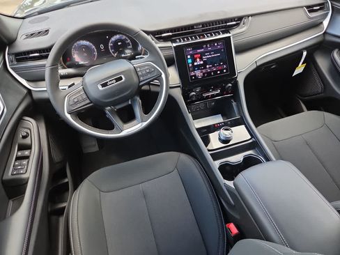 New 2026 Jeep Grand Cherokee L 2WD image 24