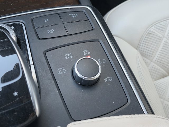 Used 2017 Mercedes-Benz GLE 400 4MATIC image 32