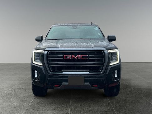 Used 2022 GMC Yukon AT4 w/ Technology Package image 2