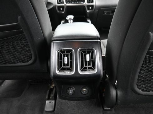 Used 2023 Kia Sorento LX FWD image 14