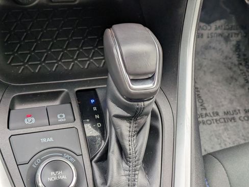 Used 2023 Toyota RAV4 SE w/ Convenience Package image 17