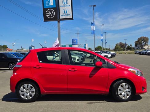 Used 2014 Toyota Yaris LE FWD image 8