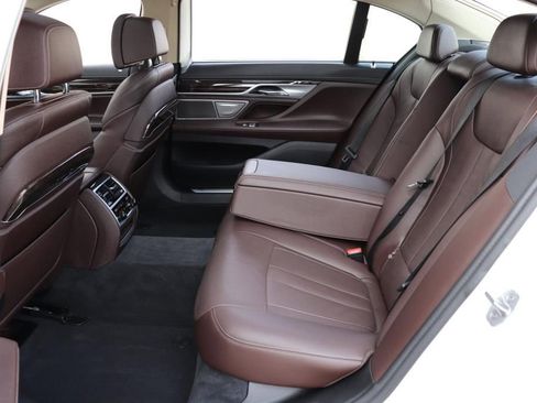 Used 2016 BMW 740i image 20