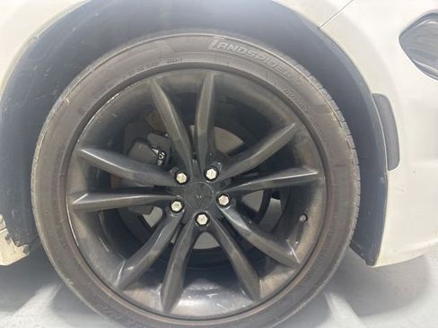 Used 2018 Dodge Charger SXT w/ Blacktop Package RWD image 4