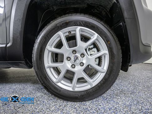 Used 2022 Jeep Renegade Latitude w/ Convenience Group AWD/4WD image 44