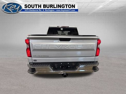 Used 2022 Chevrolet Silverado 1500 LT AWD/4WD image 5