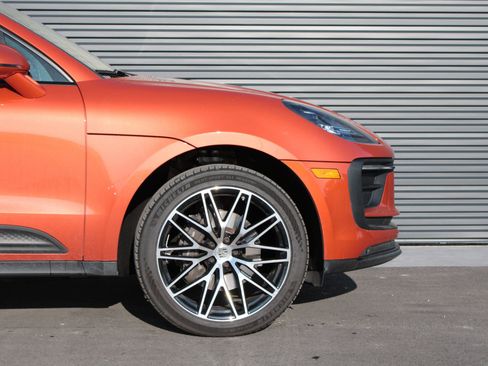 Used 2023 Porsche Macan image 11