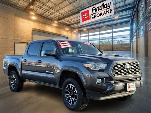 Used 2020 Toyota Tacoma TRD Sport image 2