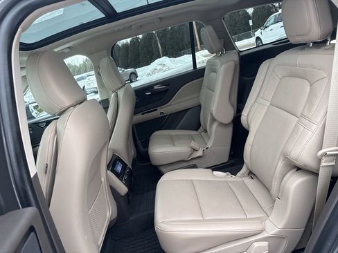 Used 2023 Lincoln Aviator Reserve w/ Equipment Group 201A image 18