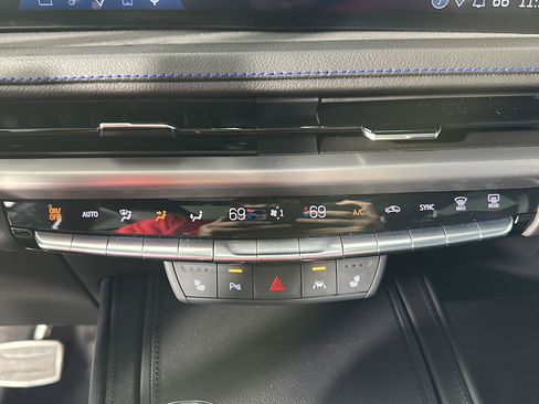 Used 2024 Cadillac XT4 Sport w/ Cold Weather Package AWD/4WD image 20