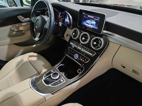 Used 2018 Mercedes-Benz C 300 4MATIC Sedan image 10