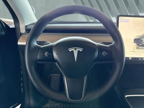 Used 2025 Tesla Model Y Long Range image 14