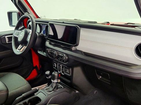 Used 2025 Jeep Wrangler Unlimited Sahara w/ Safety Group image 25