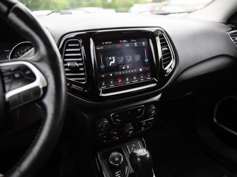 Used 2018 Jeep Compass Limited w/ Navigation Group AWD/4WD image 13