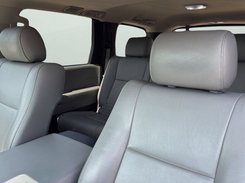 Used 2021 Toyota Sequoia Limited w/ Safety & Convenience Package AWD/4WD image 9