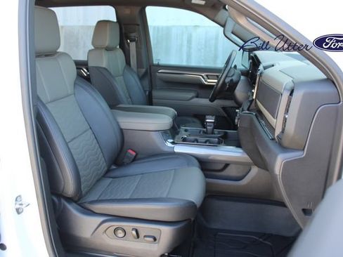 Used 2024 Chevrolet Silverado 1500 ZR2 w/ Technology Package AWD/4WD image 16