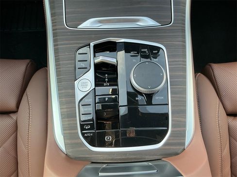 New 2026 BMW X5 xDrive40i w/ Climate Comfort Package image 11