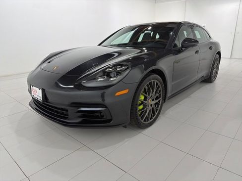 Used 2018 Porsche Panamera 4 image 1