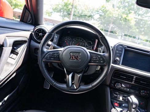 Used 2020 Nissan GT-R Premium w/ Premium Interior Package AWD/4WD image 13