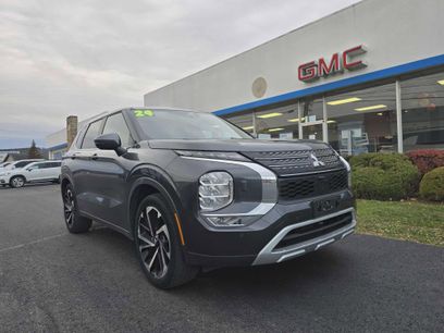 Used 2024 Mitsubishi Outlander SE