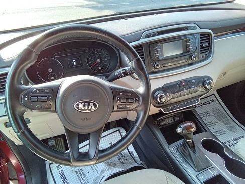 Used 2016 Kia Sorento FWD w/ LX Convenience Package image 17