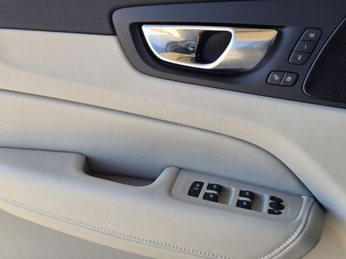 New 2026 Volvo XC60 T8 Ultra w/ Protection Package Premier image 20