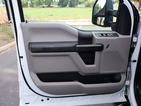 Used 2019 Ford F250 XL w/ Power Equipment Group AWD/4WD image 23