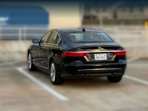 Used 2017 Jaguar XF Premium image 6