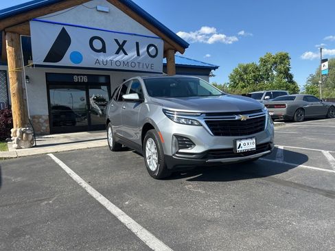 Used 2023 Chevrolet Equinox LT image 3