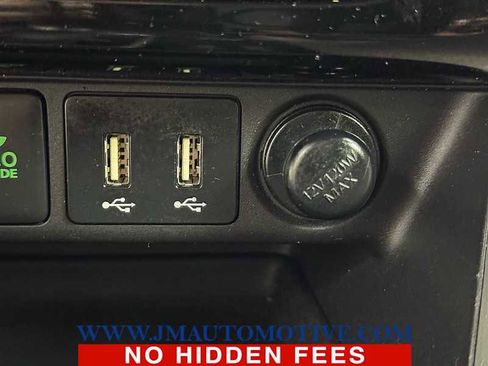 Used 2022 Mitsubishi Eclipse Cross SE image 34