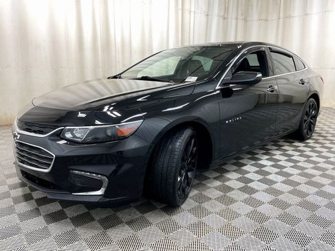 Used 2018 Chevrolet Malibu Premier w/ Premier Sun and Wheel Package image 15